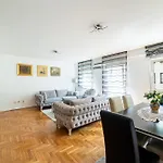 Citycenter Cekalusa Two Bedroom With Garden