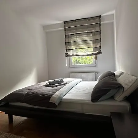 Apartamento Citycenter Cekalusa Two Bedroom Apartment With Garden *